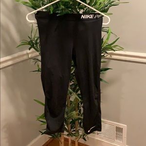 Black nike pro Capri leggings